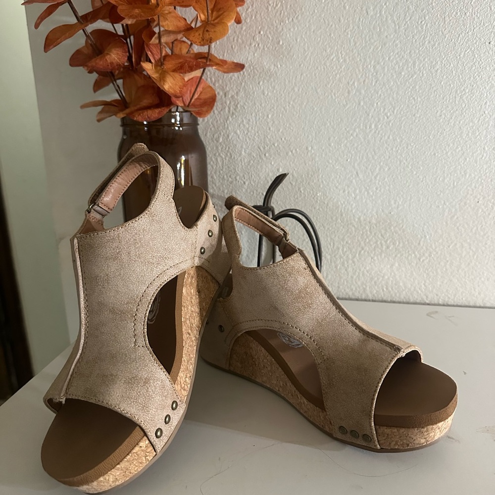 Very G Tan Cork Sole Sandals